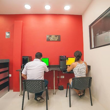 Hotel Luxor Pucallpa Bagian luar foto