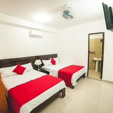 Hotel Luxor Pucallpa Bagian luar foto