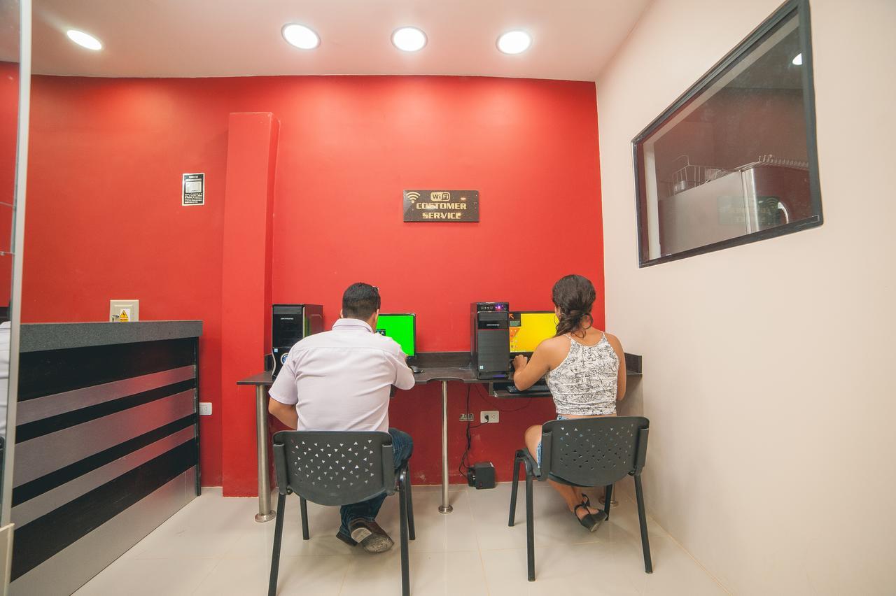 Hotel Luxor Pucallpa Bagian luar foto